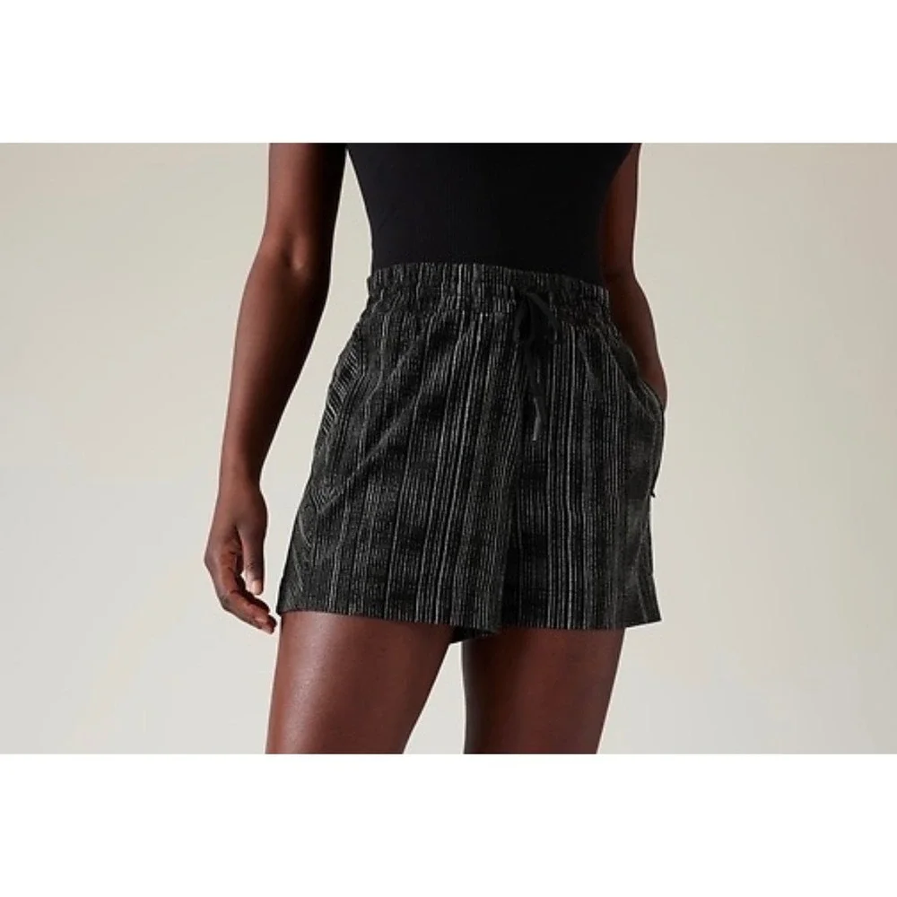 Athleta Arrival Shorts Black Amara Stripe Black Athletic Hiking‎ Women 4 586826